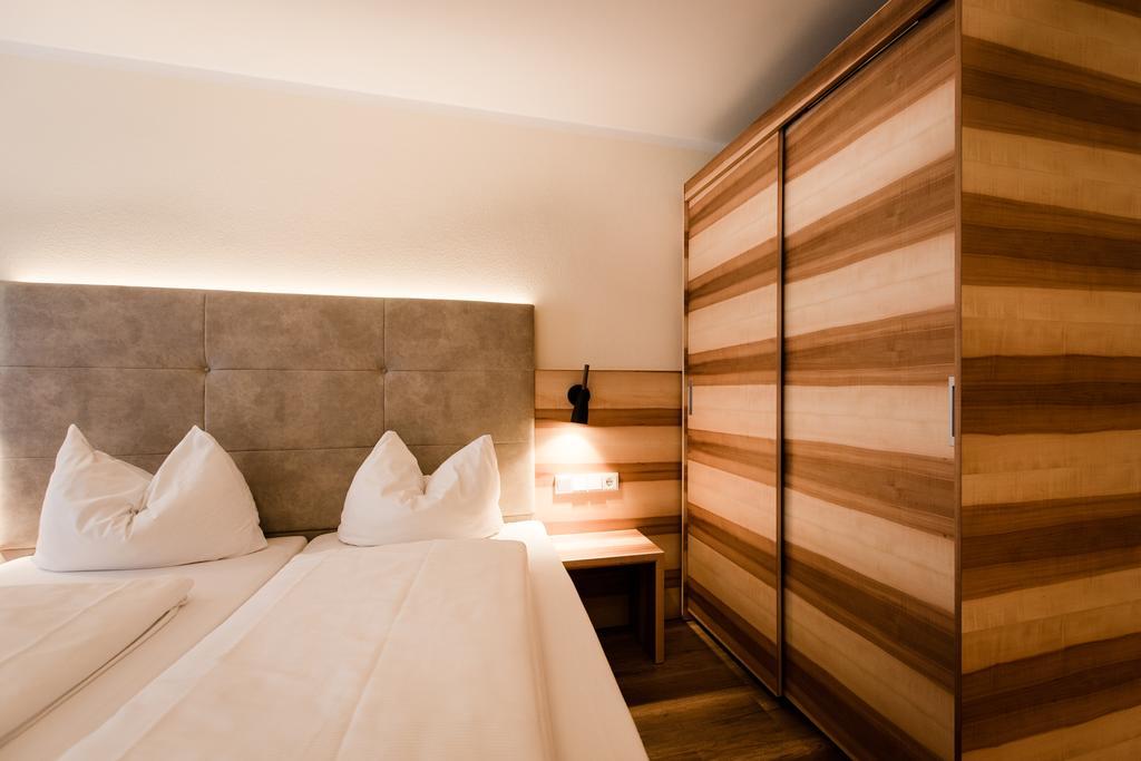 טוקס Aparthotel Dorfplatzl Garni מראה חיצוני תמונה
